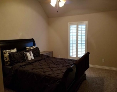 309 Bay Hill Court - Photo Thumbnail 7