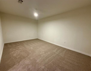 7450 Coronado Avenue - Photo Thumbnail 15