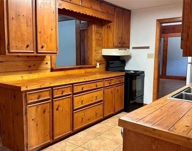 126 N Garza Road - Photo Thumbnail 11