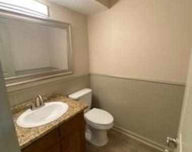 7570 Kings Ridge Road - Photo Thumbnail 7