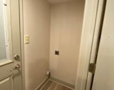 7570 Kings Ridge Road - Photo Thumbnail 21