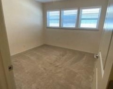 7570 Kings Ridge Road - Photo Thumbnail 15