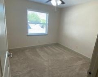 7570 Kings Ridge Road - Photo Thumbnail 13