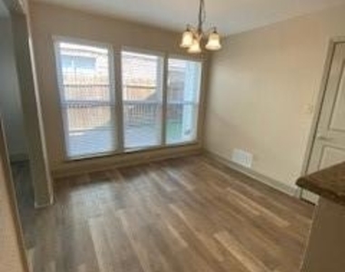 7570 Kings Ridge Road - Photo Thumbnail 5