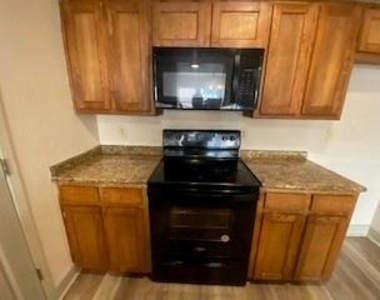 7570 Kings Ridge Road - Photo Thumbnail 4