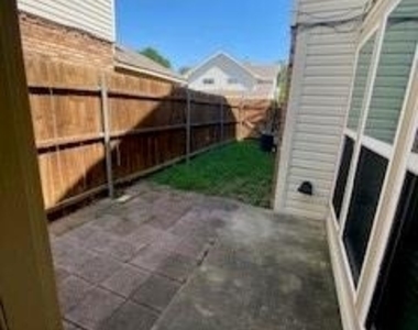 7570 Kings Ridge Road - Photo Thumbnail 24