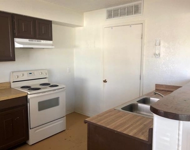 1508 N Preston Street - Photo Thumbnail 9