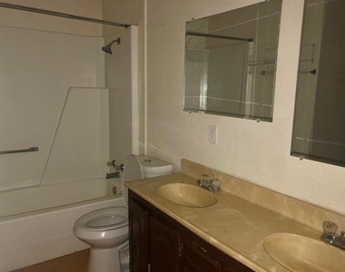1508 N Preston Street - Photo Thumbnail 16