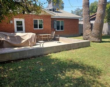 814 E Lamar Road - Photo Thumbnail 14