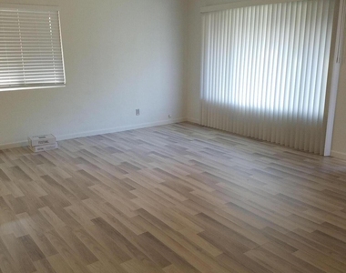 814 E Lamar Road - Photo Thumbnail 5