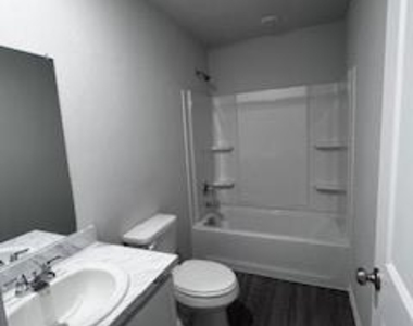 631 Clear Creek Court - Photo Thumbnail 8