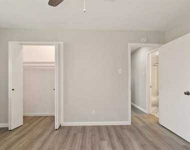 609 S Farmington Road - Photo Thumbnail 20