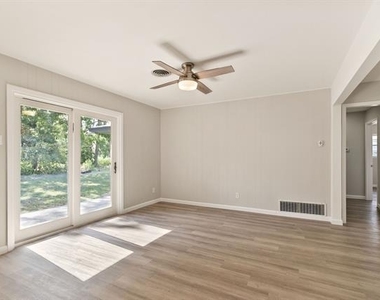 609 S Farmington Road - Photo Thumbnail 12