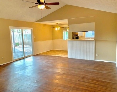 1301 N Knowles Drive - Photo Thumbnail 1