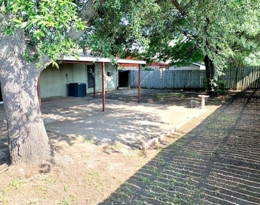 1301 N Knowles Drive - Photo Thumbnail 12