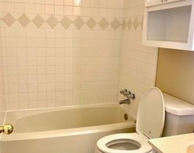 1301 N Knowles Drive - Photo Thumbnail 9