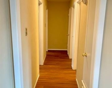 1301 N Knowles Drive - Photo Thumbnail 8