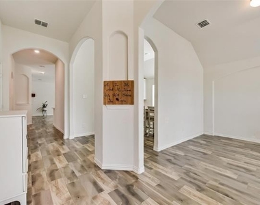 814 Bluewood Street - Photo Thumbnail 1