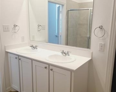 1204 Mimosa Lane - Photo Thumbnail 6