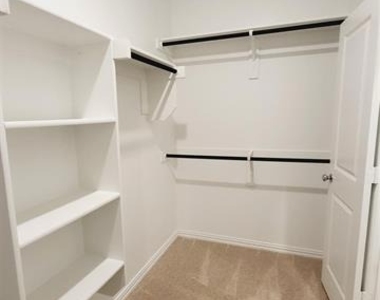 1204 Mimosa Lane - Photo Thumbnail 9