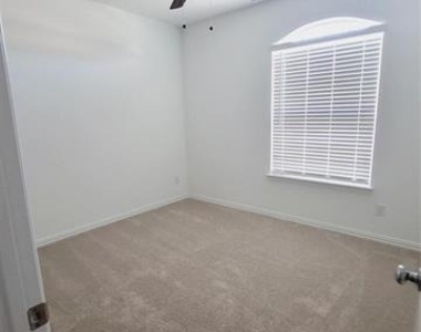 1204 Mimosa Lane - Photo Thumbnail 18