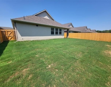 1204 Mimosa Lane - Photo Thumbnail 20