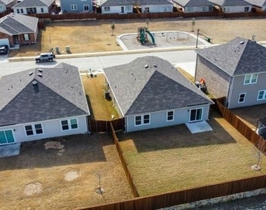 808 Juniper Street - Photo Thumbnail 23