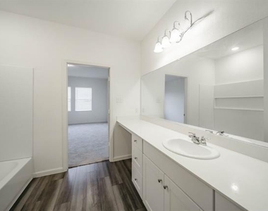 808 Juniper Street - Photo Thumbnail 17