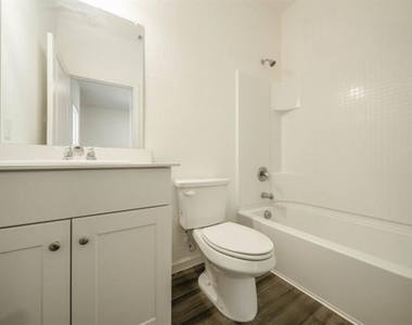 808 Juniper Street - Photo Thumbnail 15