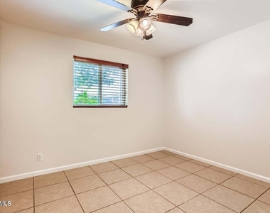 6053 N 22nd Avenue - Photo Thumbnail 19