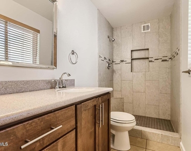 6053 N 22nd Avenue - Photo Thumbnail 18