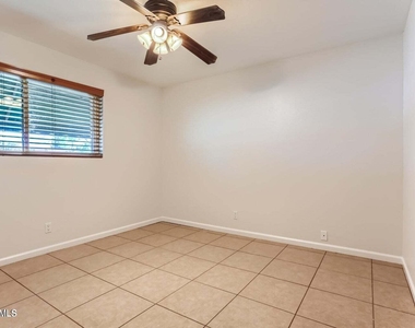 6053 N 22nd Avenue - Photo Thumbnail 21