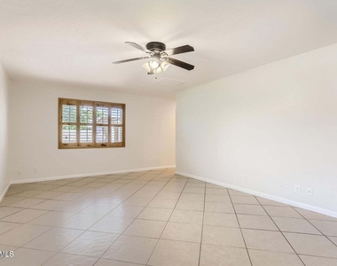 6053 N 22nd Avenue - Photo Thumbnail 9