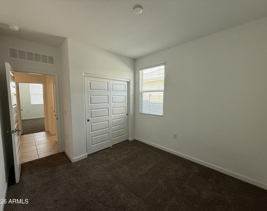 2474 W Sable Avenue - Photo Thumbnail 9