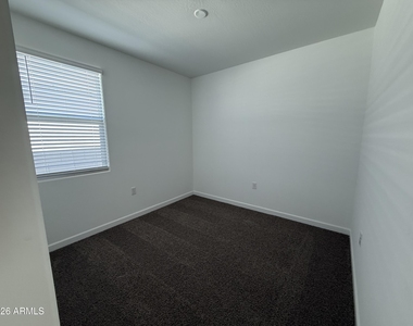 2474 W Sable Avenue - Photo Thumbnail 15