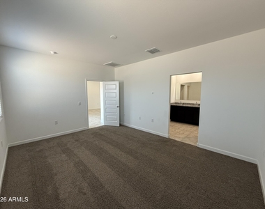2474 W Sable Avenue - Photo Thumbnail 21