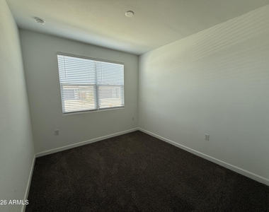 2474 W Sable Avenue - Photo Thumbnail 3