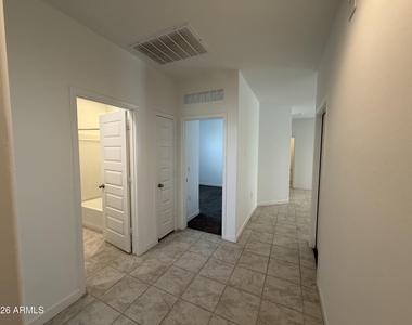 2474 W Sable Avenue - Photo Thumbnail 2