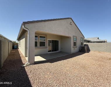 2474 W Sable Avenue - Photo Thumbnail 29