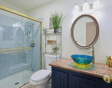 501 Halifax Lane - Photo Thumbnail 6