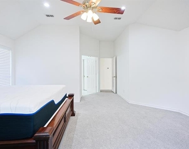 501 Halifax Lane - Photo Thumbnail 23