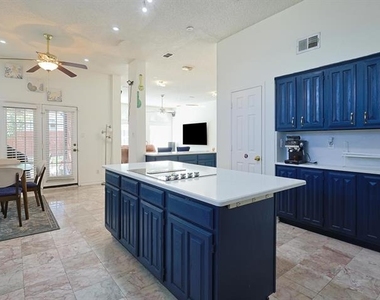 501 Halifax Lane - Photo Thumbnail 12