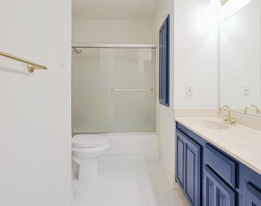 501 Halifax Lane - Photo Thumbnail 20