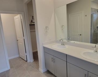 2633 Oneida Lane - Photo Thumbnail 33