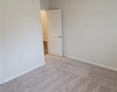 2633 Oneida Lane - Photo Thumbnail 10