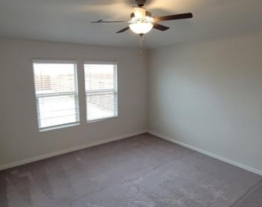 2633 Oneida Lane - Photo Thumbnail 31