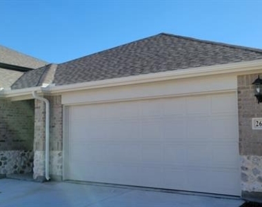 2633 Oneida Lane - Photo Thumbnail 2