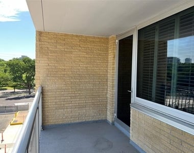 3883 Turtle Creek Boulevard - Photo Thumbnail 19
