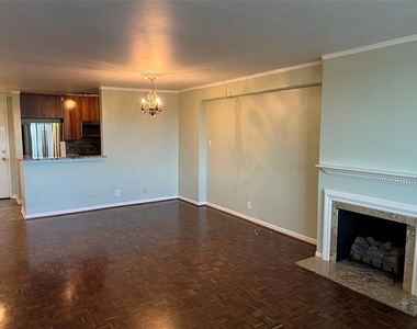 3883 Turtle Creek Boulevard - Photo Thumbnail 10