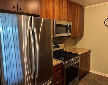 3883 Turtle Creek Boulevard - Photo Thumbnail 14
